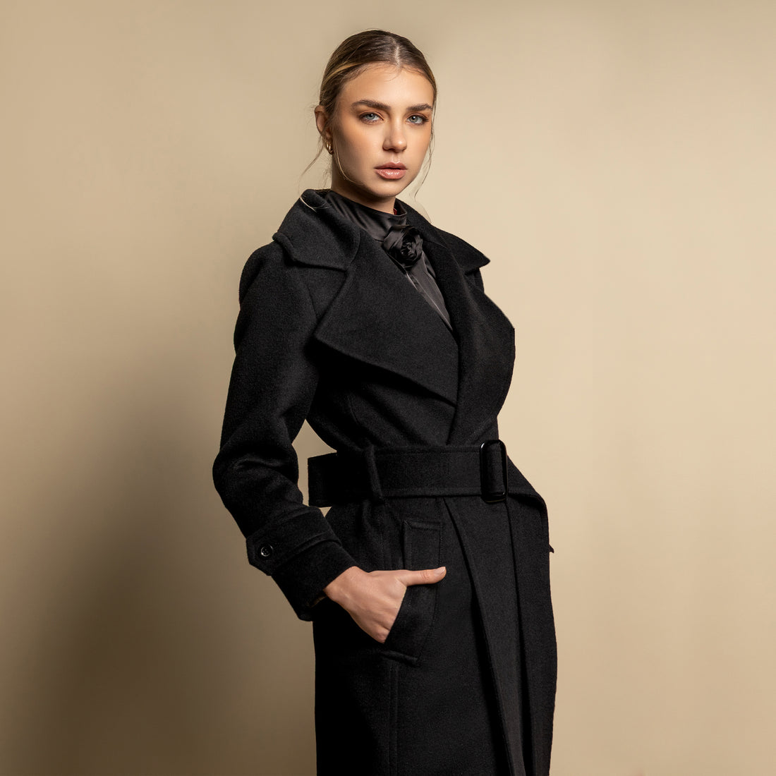 Abrigo Katherine Negro