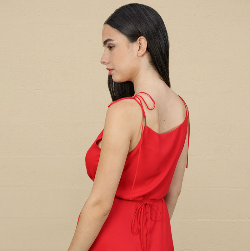 Vestido Corto Capas