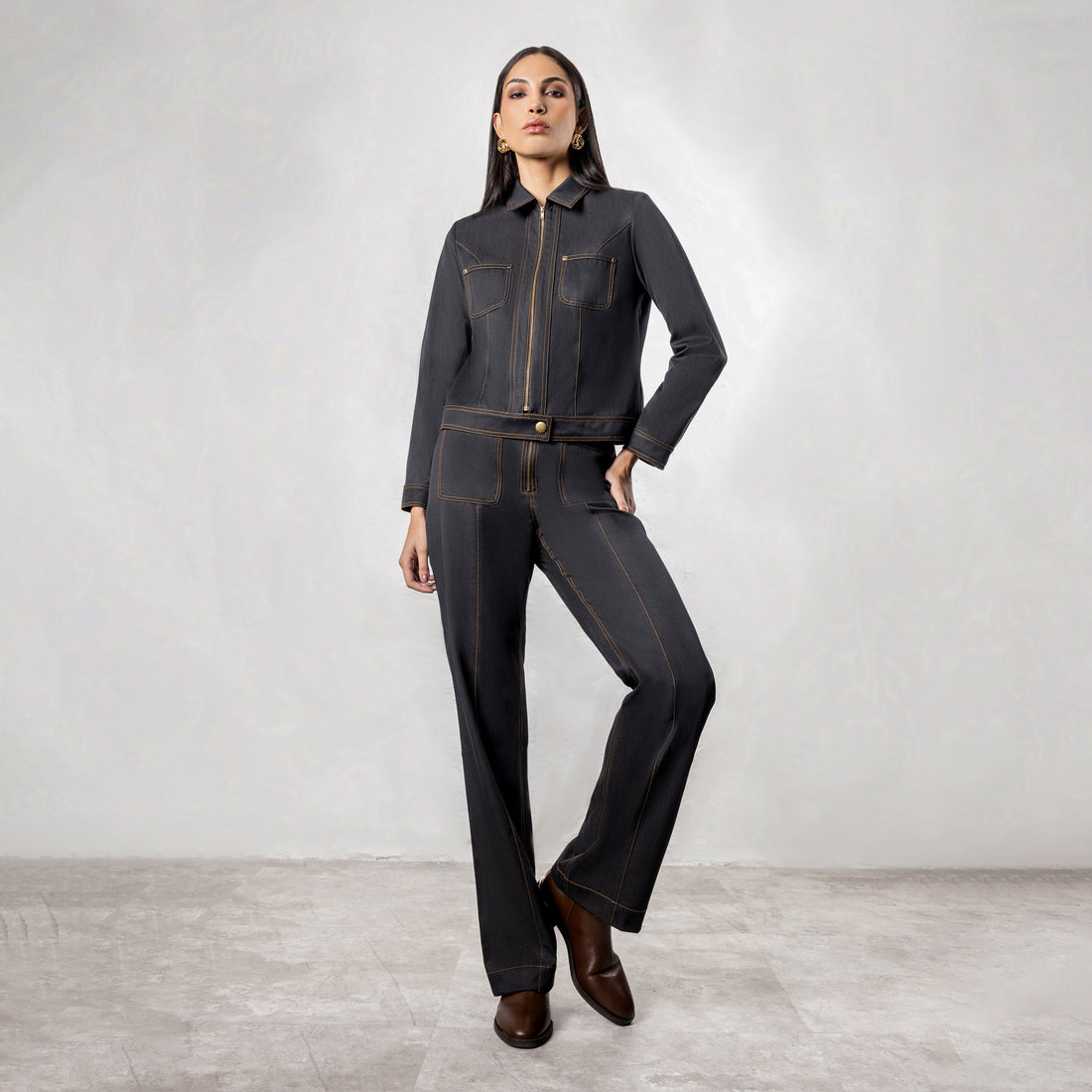 Pantalón Denim Flare Bolsillos Harper Negro