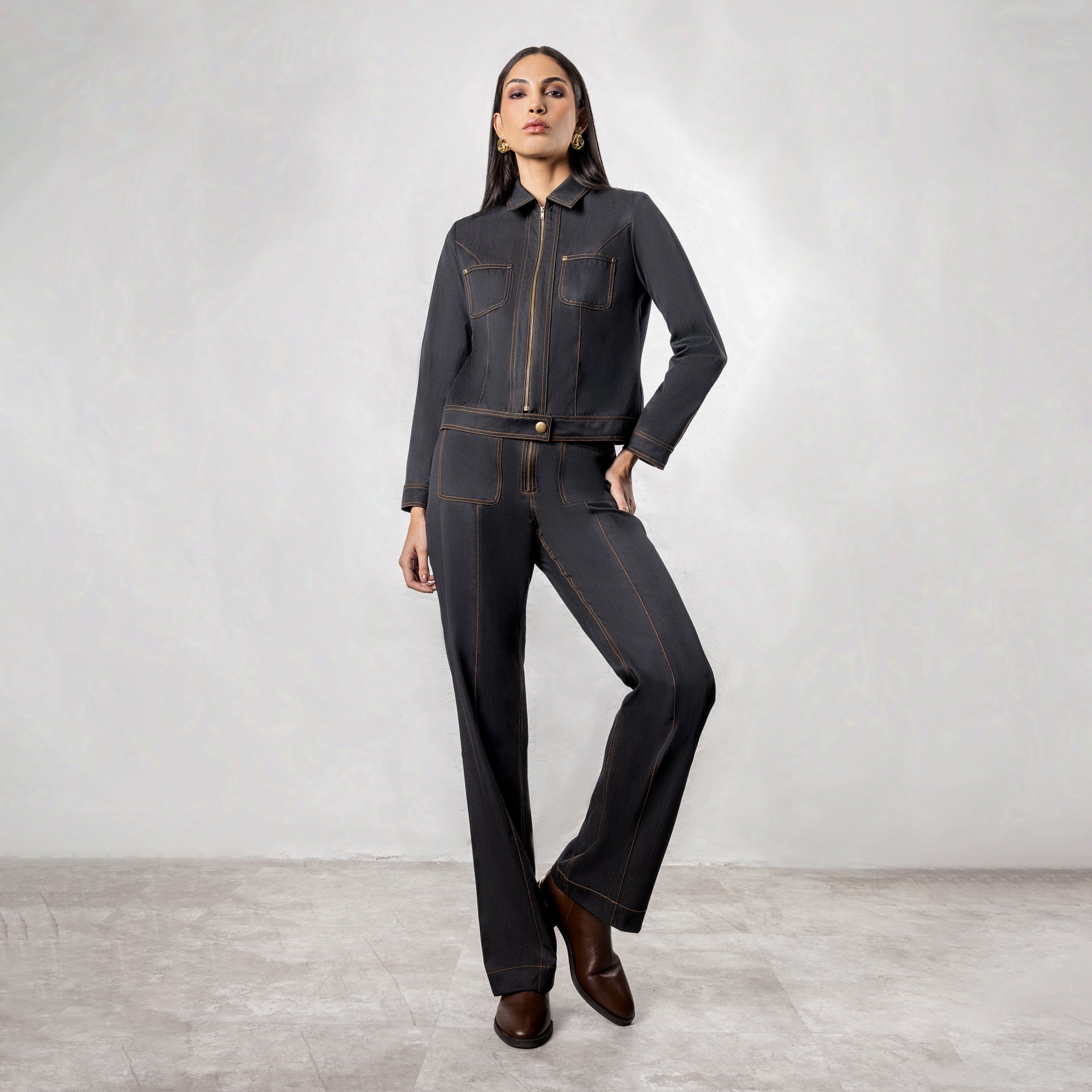 Pantalón Denim Flare Bolsillos Harper Negro